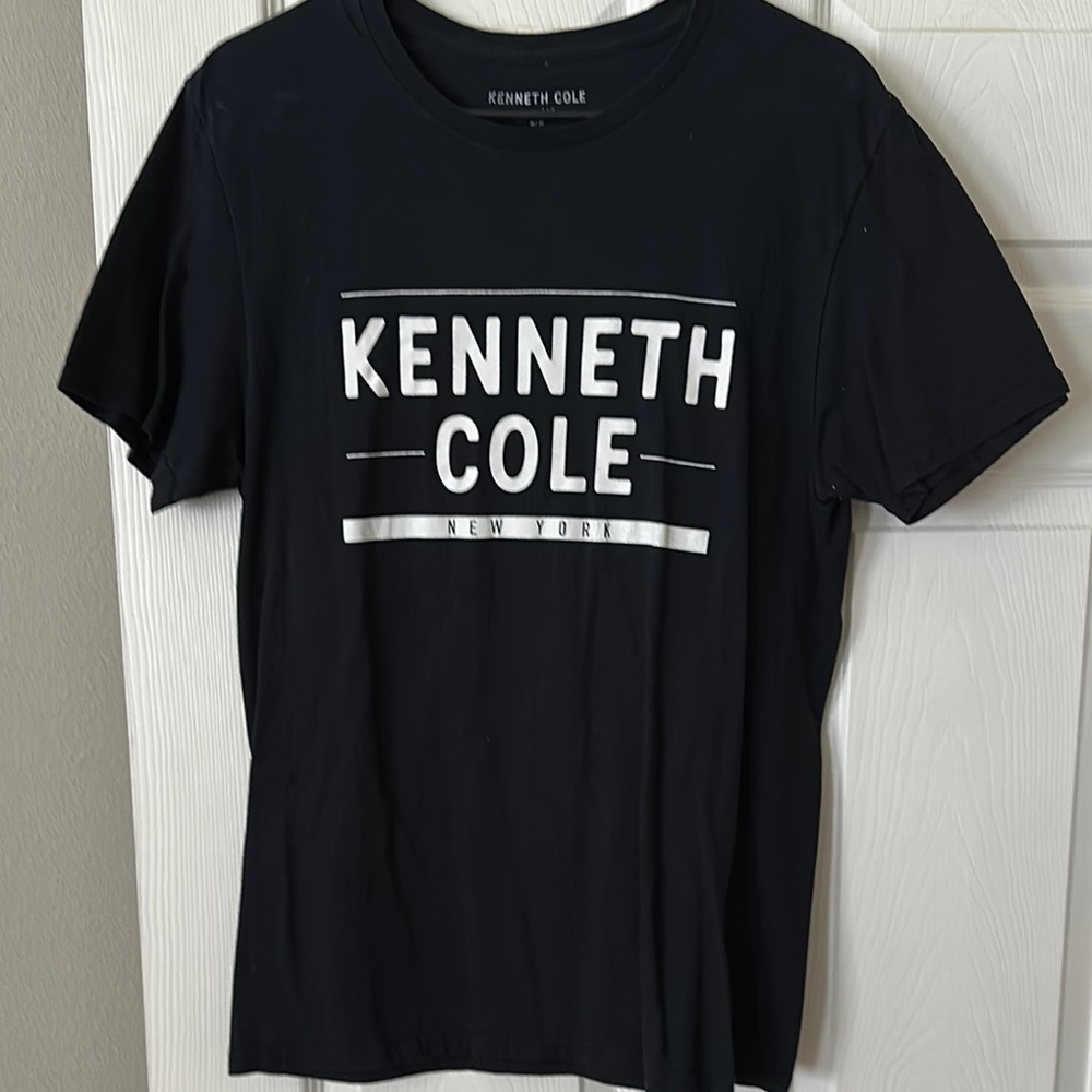 Kenneth Cole Black Short Sleeve Tee Modern Design